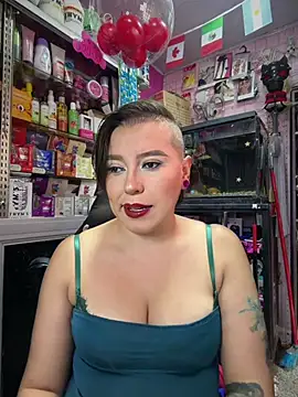 Snapshot of TamySweetness chatting on 07-17-26, 05:29 TamySweetness online show from 07-17-26, 05:29