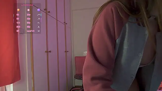 Snapshot of princiana chatting on 02-08-25, 01:01 princiana online show from 02-08-25, 01:01