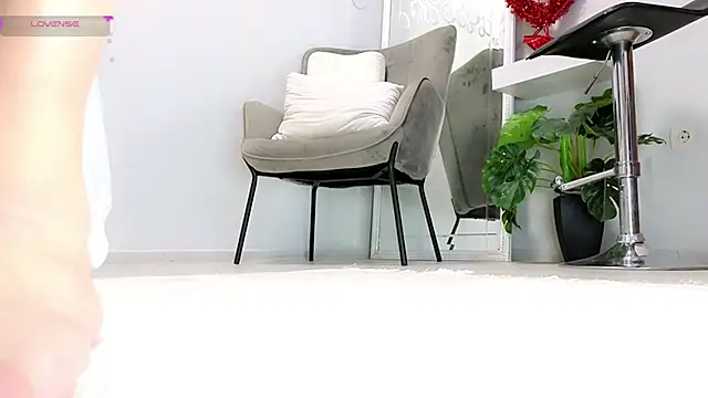 missmiamore online show from 02-01-25, 07:02