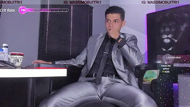 Snapshot of massimo_g chatting on 12-15-24, 02:05 massimo g online show from 12-15-24, 02:05