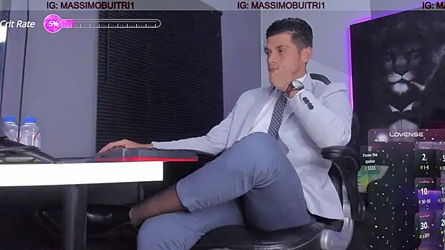 Snapshot of massimo_g chatting on 12-19-24, 01:18 massimo g online show from 12-19-24, 01:18