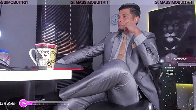 Snapshot of massimo_g chatting on 12-21-24, 10:30 massimo g online show from 12-21-24, 10:30