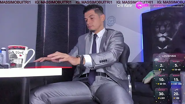 Snapshot of massimo_g chatting on 03-10-25, 01:32 massimo g online show from 03-10-25, 01:32
