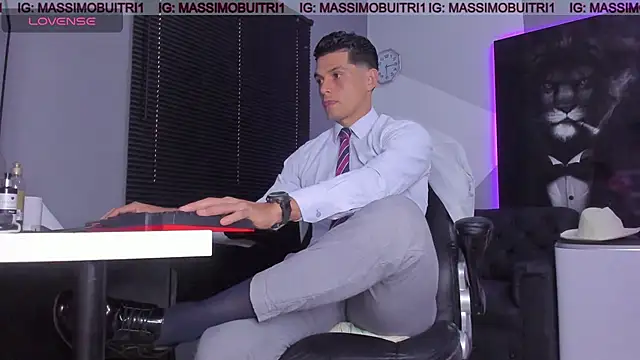 Snapshot of massimo_g chatting on 10-17-25, 10:34 massimo g online show from 10-17-25, 10:34