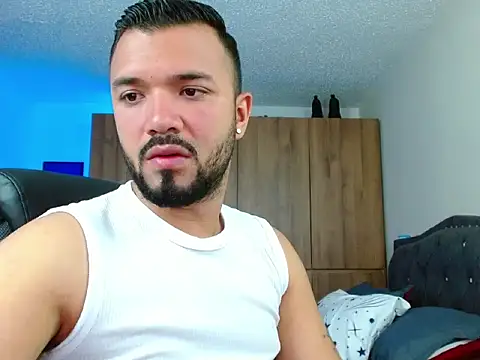 Snapshot of mathew_vidal1 chatting on 11-22-25, 05:39 mathew vidal1 online show from 11-22-25, 05:39