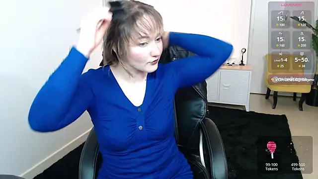 Crystal-dreamt online show from 04-13-26, 03:28