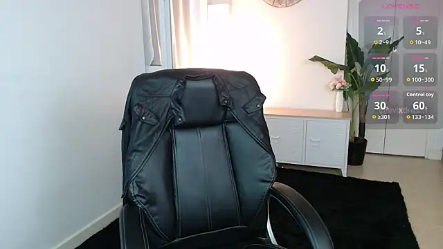 Snapshot of Crystal-dreamt chatting on 06-16-26, 01:14 Crystal-dreamt online show from 06-16-26, 01:14