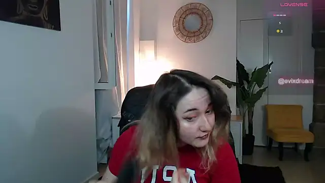 Snapshot of Crystal-dreamt chatting on 07-04-26, 08:31 Crystal-dreamt online show from 07-04-26, 08:31