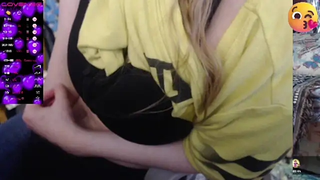 Snapshot of sweetbbabe chatting on 03-01-25, 03:38 sweetbbabe online show from 03-01-25, 03:38