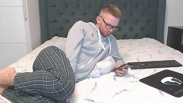 Snapshot of Marselle_Laker chatting on 12-23-24, 09:59 Marselle Laker online show from 12-23-24, 09:59