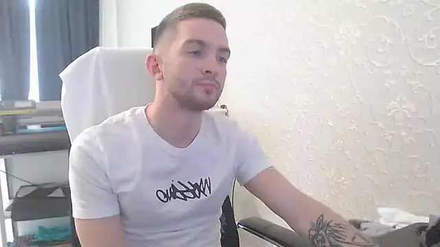 Snapshot of Marselle_Laker chatting on 02-16-25, 09:48 Marselle Laker online show from 02-16-25, 09:48