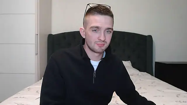 Snapshot of Marselle_Laker chatting on 03-08-25, 08:25 Marselle Laker online show from 03-08-25, 08:25