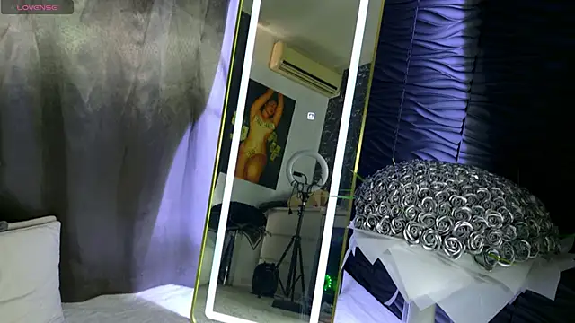 moniqque online show from 03-20-25, 11:38