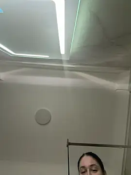 Snapshot of moniqque chatting on 02-19-26, 07:43 moniqque online show from 02-19-26, 07:43