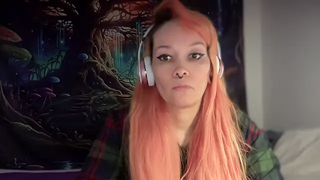 Snapshot of FRRANNKIE chatting on 01-13-26, 01:49 FRRANNKIE online show from 01-13-26, 01:49