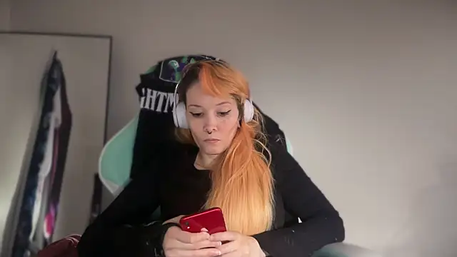 Snapshot of FRRANNKIE chatting on 02-20-26, 11:32 FRRANNKIE online show from 02-20-26, 11:32