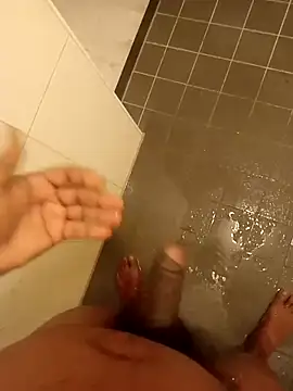 Snapshot of RyZ111 chatting on 12-15-25, 11:09 RyZ111 online show from 12-15-25, 11:09