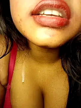 Snapshot of Hotlisa chatting on 12-04-25, 05:28 Hotlisa online show from 12-04-25, 05:28