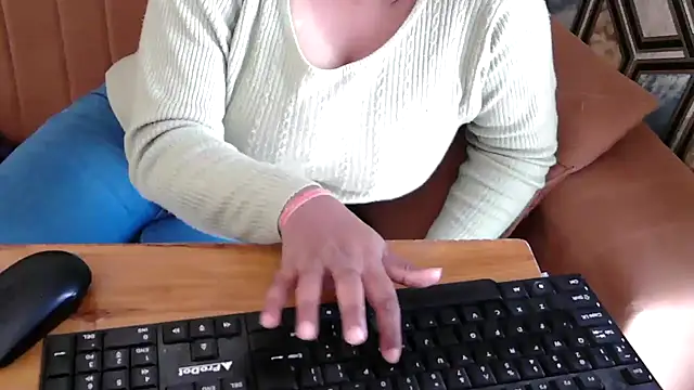 shivi moto online show from 03-03-25, 07:43