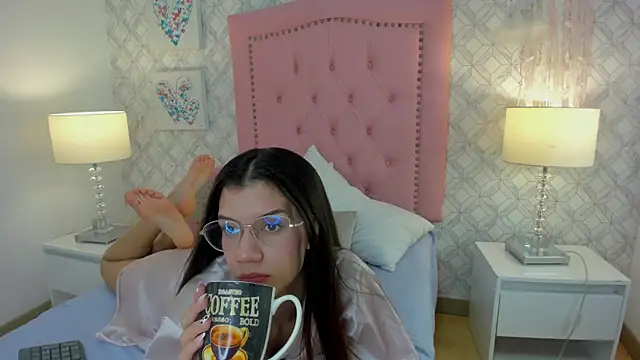 Snapshot of Steffany_Palmer chatting on 10-15-25, 11:54 Steffany Palmer online show from 10-15-25, 11:54