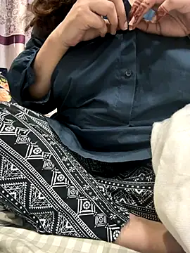 Snapshot of Sexybomb33 chatting on 12-02-25, 02:01 Sexybomb33 online show from 12-02-25, 02:01