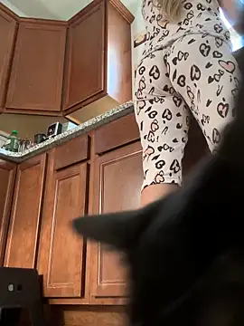 SkyelarSommer online show from 10-21-25, 01:12