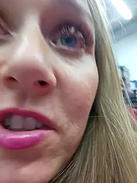 SkyelarSommer online show from 12-16-25, 02:49