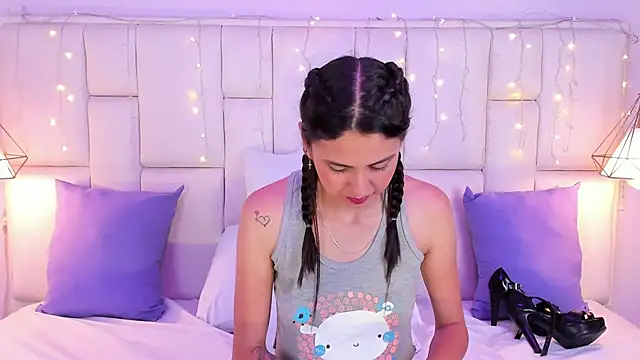 SarahSophia  online show from 03-14-25, 05:46