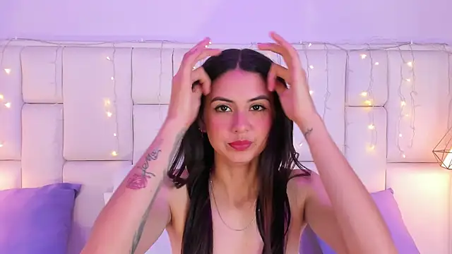 SarahSophia  online show from 03-18-25, 05:53