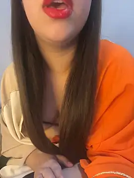 Snapshot of Mayacrayzi chatting on 02-06-25, 04:14 Mayacrayzi online show from 02-06-25, 04:14