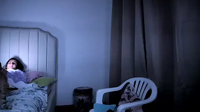 Hanna86 online show from 10-31-25, 03:51