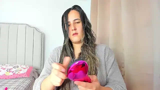 Hanna86 online show from 11-29-25, 08:01