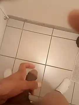 Snapshot of PhillipStout chatting on 11-10-25, 05:01 PhillipStout online show from 11-10-25, 05:01