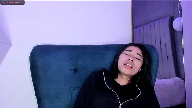 AmyOlimpo online show from 01-28-25, 04:39