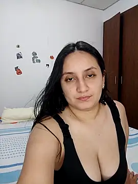 Snapshot of Angeelus2 chatting on 02-05-26, 04:55 Angeelus2 online show from 02-05-26, 04:55