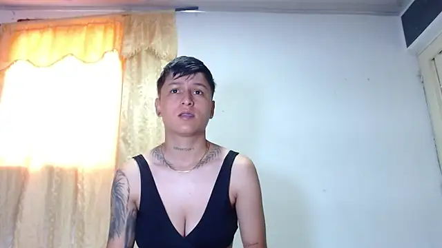 Snapshot of Tamarahryan chatting on 01-21-25, 02:15 Tamarahryan online show from 01-21-25, 02:15