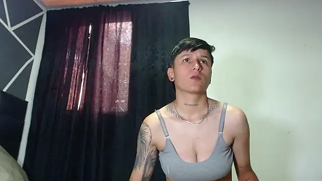 Snapshot of Tamarahryan chatting on 02-15-25, 06:23 Tamarahryan online show from 02-15-25, 06:23