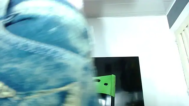 Snapshot of Tamarahryan chatting on 11-14-25, 02:27 Tamarahryan online show from 11-14-25, 02:27