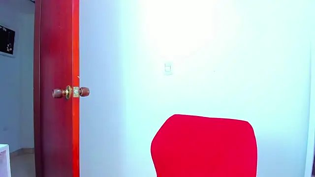 Snapshot of Tamarahryan chatting on 12-22-25, 11:40 Tamarahryan online show from 12-22-25, 11:40