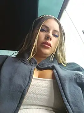 Snapshot of Misscata1106 chatting on 07-19-26, 05:49 Misscata1106 online show from 07-19-26, 05:49