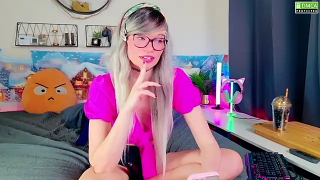 Kittychatte online show from 01-05-25, 10:21