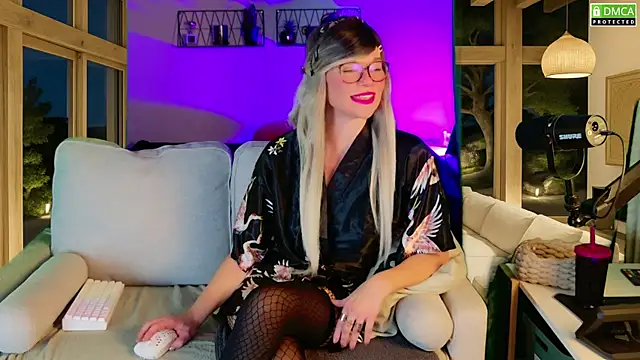 Kittychatte online show from 10-09-25, 07:34