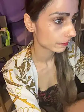 LaPetitechienne1 online show from 12-22-24, 12:50