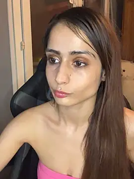 LaPetitechienne1 online show from 02-02-25, 09:34