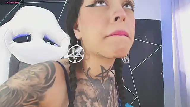 Snapshot of farichell chatting on 01-05-26, 08:34 farichell online show from 01-05-26, 08:34