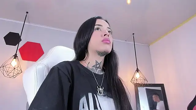 Snapshot of farichell chatting on 01-12-26, 08:36 farichell online show from 01-12-26, 08:36