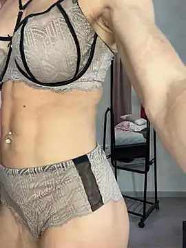 Snapshot of Milf_Tea chatting on 02-26-25, 04:14 Milf Tea online show from 02-26-25, 04:14