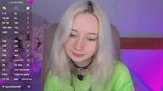 Katia Kim online show from 12-14-25, 06:19