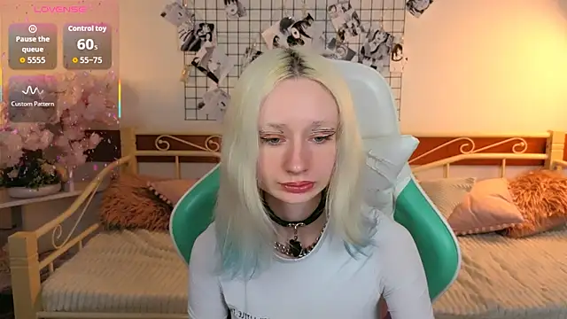 Katia Kim online show from 03-10-26, 06:29