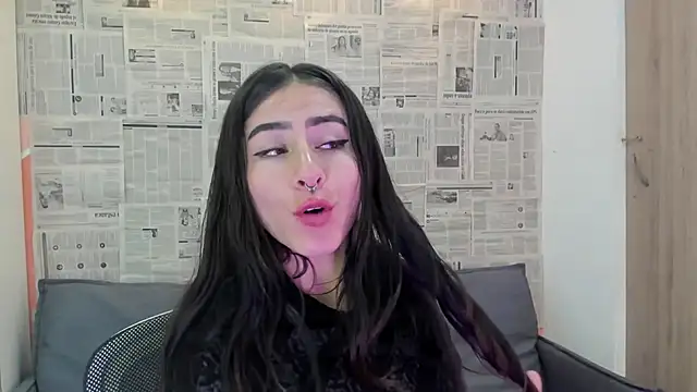 Snapshot of Mhelanny2 chatting on 12-30-24, 10:43 Mhelanny2 online show from 12-30-24, 10:43